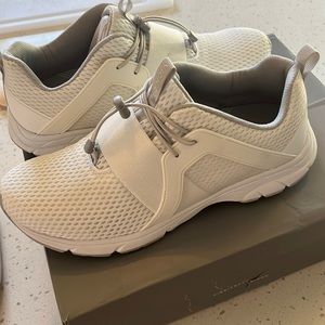 Vionic 9.5 woman’s shoes